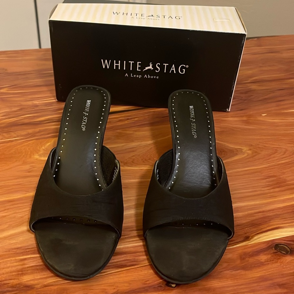 White Stag small heel black